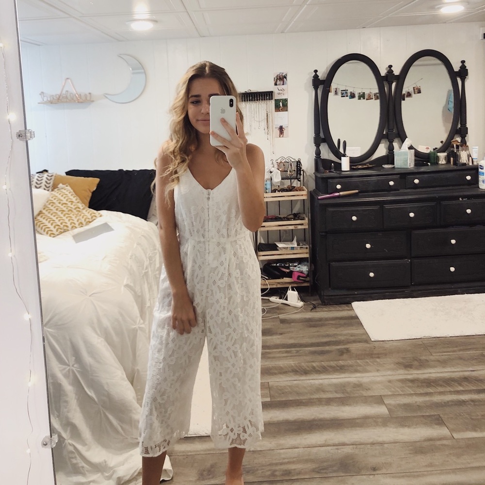 White Lace Jumpsuit!! - Picture 3 of 8